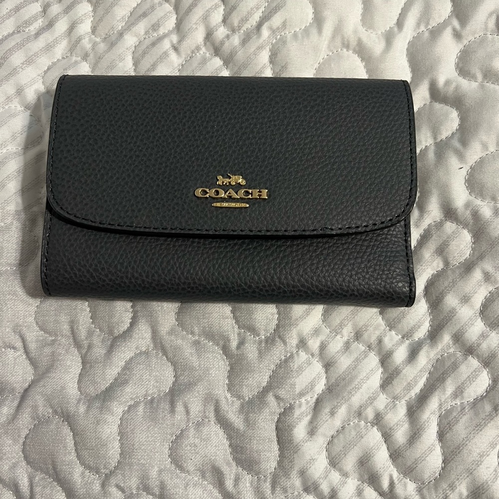 NWOT Coach faded navy wallet
